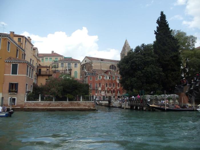 294072_2415519951379_4724834_n