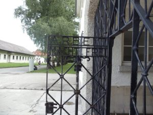 299916_2415426429041_323876_n