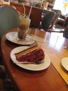 313933_2417042949453_1255238_n